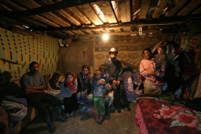 dec 11_AMNESTY_Rroms l'europe en marge_BD